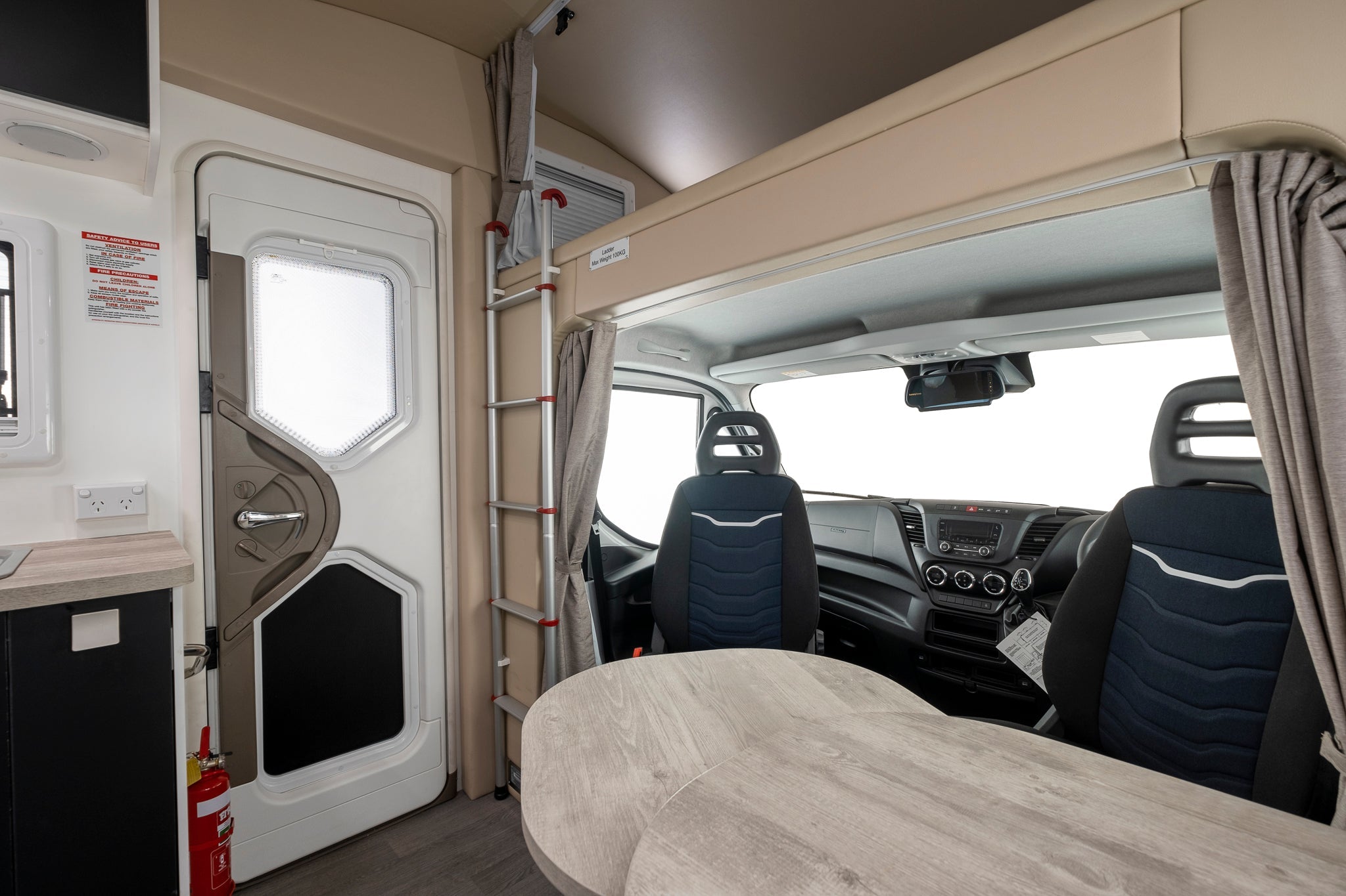 Winnebago Coogee table and chassis view